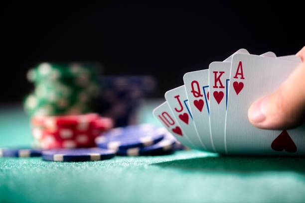 kumahatogel app interface showing slot games and live casino options
